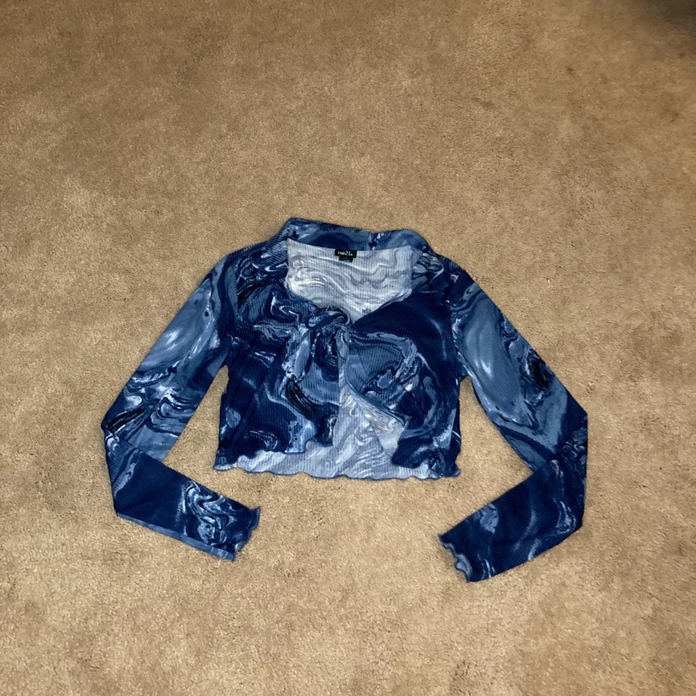 Blue Marble Collared Front Tie Lettuce Trim Long Sleeve Women’s Top Rue 21 Size